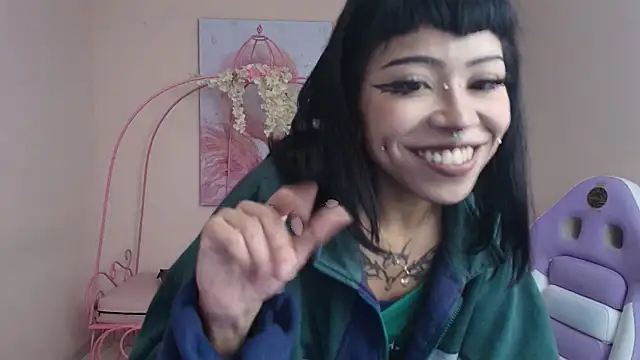 Violetta Suky online show from 03/06/25, 01:03