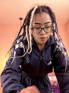 Violetta Suky online show from 10/08/25, 01:09