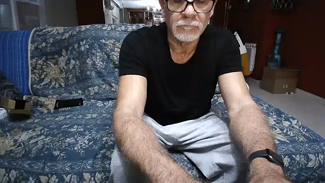 Snapshot of maduroguapo chatting on 01/09/25, 09:47 maduroguapo online show from 01/09/25, 09:47
