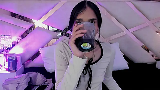 sophie pariss online show from 10/23/25, 04:01