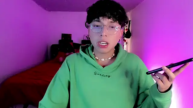 Snapshot of AnggelONfiree chatting on 11/10/25, 04:11 AnggelONfiree online show from 11/10/25, 04:11