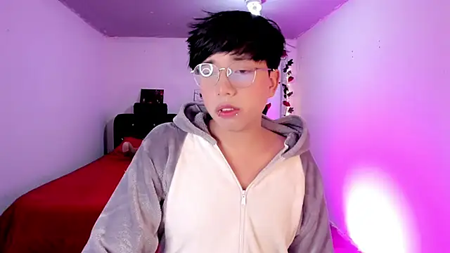 Snapshot of AnggelONfiree chatting on 11/20/25, 03:39 AnggelONfiree online show from 11/20/25, 03:39