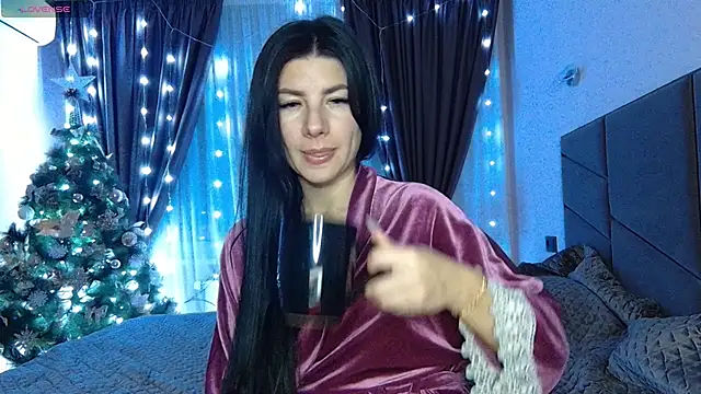 Snapshot of NessyStar chatting on 12/27/24, 10:37 NessyStar online show from 12/27/24, 10:37