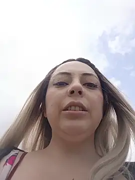 madelaine- online show from 11/10/25, 07:24