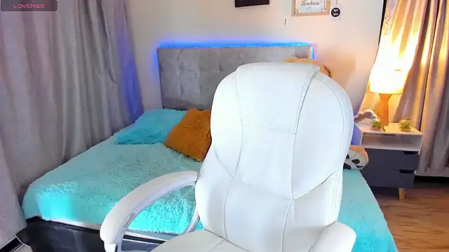 valentina jonnes1 online show from 12/18/24, 12:32