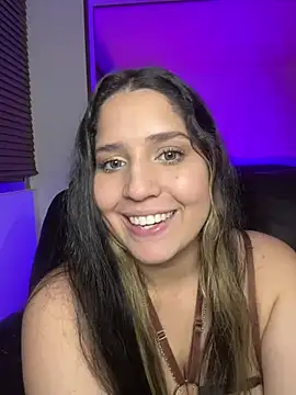 valentina jonnes1 online show from 03/07/25, 07:41