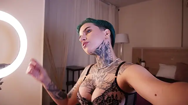 AliceShazaham  online show from 02/07/25, 06:14