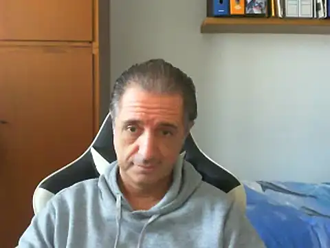 lliuk70mi online show from 12/24/24, 01:17