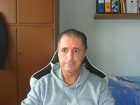 lliuk70mi online show from 01/02/25, 12:46