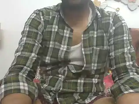 Snapshot of Desiboy_525 chatting on 03/18/25, 05:31 Desiboy 525 online show from 03/18/25, 05:31