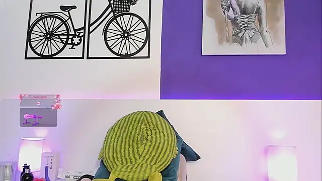 Snapshot of Izzy_bellx chatting on 10/22/25, 02:34 Izzy bellx online show from 10/22/25, 02:34