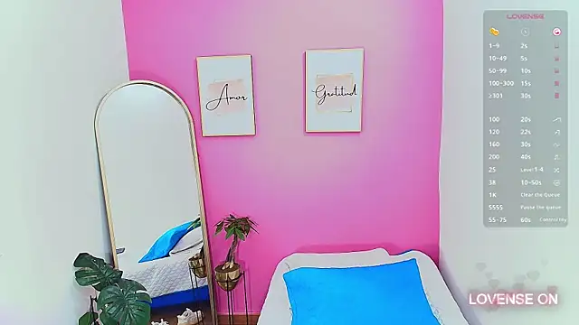 Snapshot of littleebonymommy chatting on 01/30/25, 07:59 littleebonymommy online show from 01/30/25, 07:59