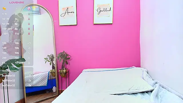 Snapshot of littleebonymommy chatting on 02/11/25, 11:12 littleebonymommy online show from 02/11/25, 11:12