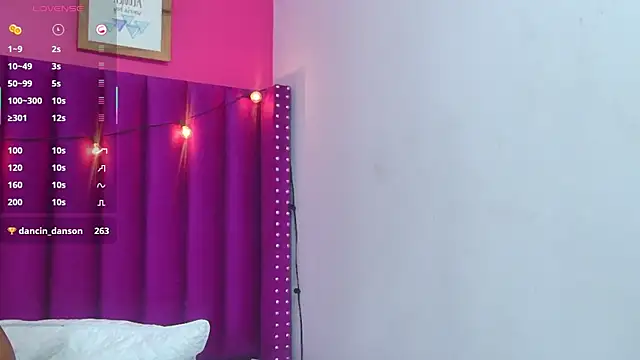 Snapshot of littleebonymommy chatting on 03/04/25, 08:57 littleebonymommy online show from 03/04/25, 08:57