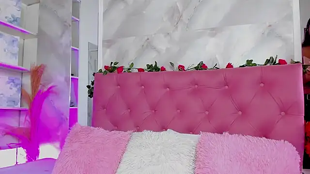 AnnaQueen  online show from 10/21/25, 04:08