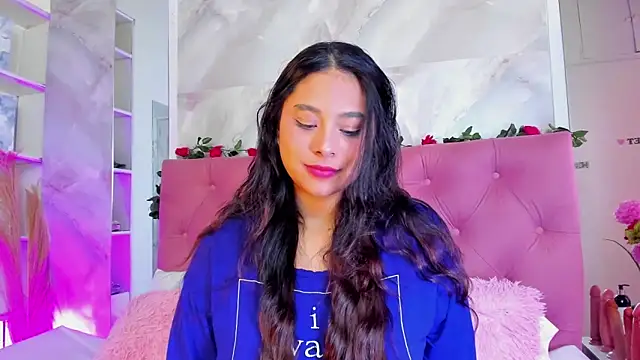 AnnaQueen  online show from 11/18/25, 04:44