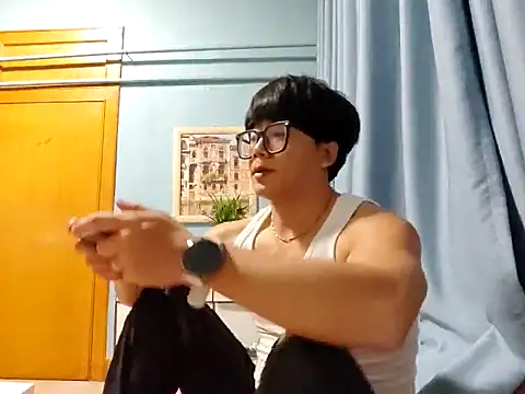Snapshot of handsome1069 chatting on 10/16/25, 01:12 handsome1069 online show from 10/16/25, 01:12
