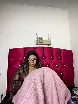 Snapshot of CAM_21X chatting on 12/29/24, 12:12 CAM 21X online show from 12/29/24, 12:12