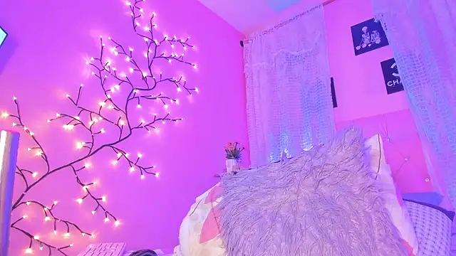 Dulce Girl  online show from 03/06/25, 03:35