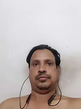 Snapshot of Raj1043 chatting on 12/28/24, 11:30 Raj1043 online show from 12/28/24, 11:30