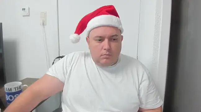 Snapshot of BigromeoXX chatting on 12/25/24, 11:54 BigromeoXX online show from 12/25/24, 11:54