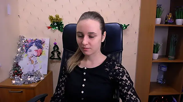 Snapshot of _Nicole_new chatting on 12/21/24, 12:16  Nicole new online show from 12/21/24, 12:16