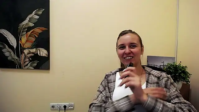 Snapshot of _Nicole_new chatting on 09/12/25, 08:03  Nicole new online show from 09/12/25, 08:03