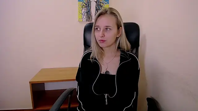 Snapshot of _Nicole_new chatting on 09/20/25, 08:48  Nicole new online show from 09/20/25, 08:48