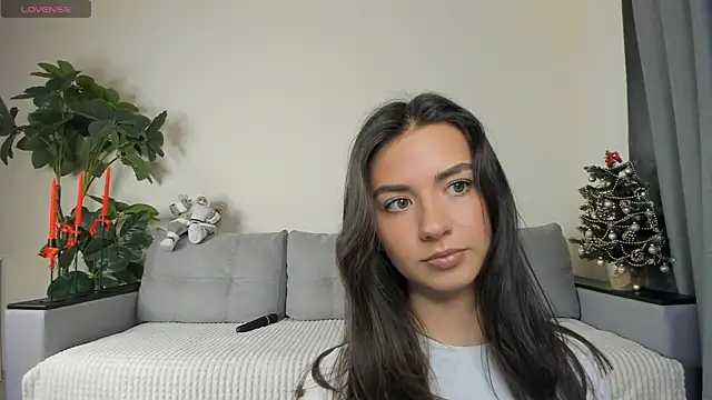 NicoleLuv online show from 12/30/24, 01:47