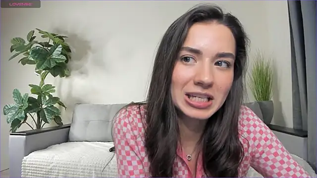 NicoleLuv online show from 01/31/25, 01:02