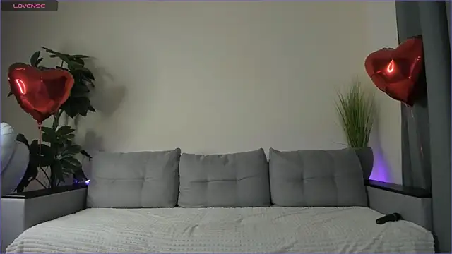 NicoleLuv online show from 02/19/25, 04:11