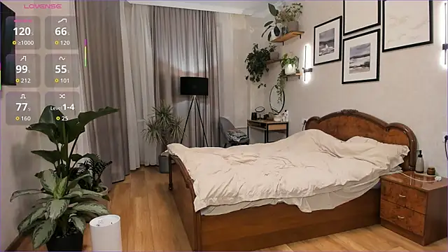 NicoleLuv online show from 09/16/25, 06:53