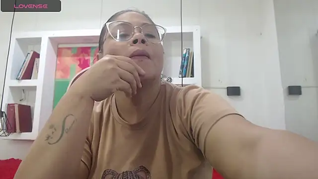 sexy lady 0 online show from 11/05/25, 11:54