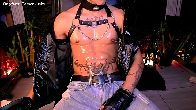 Snapshot of DemonKush-- chatting on 11/13/25, 06:12 DemonKush-- online show from 11/13/25, 06:12