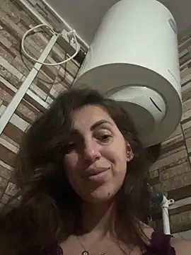 EmaSkyes online show from 09/28/25, 06:02