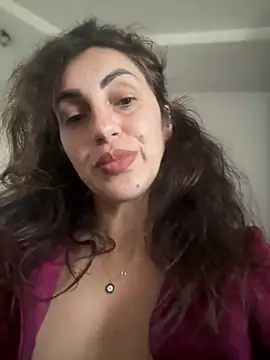 EmaSkyes online show from 10/30/25, 08:16