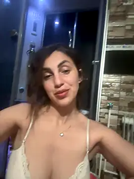 EmaSkyes online show from 11/06/25, 07:15