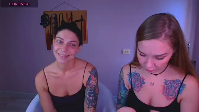 Carrie Moonshine online show from 11/04/25, 12:26