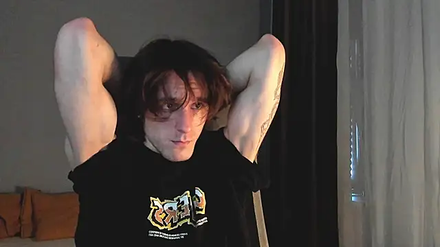 Snapshot of misterhult chatting on 12/04/24, 08:34 misterhult online show from 12/04/24, 08:34