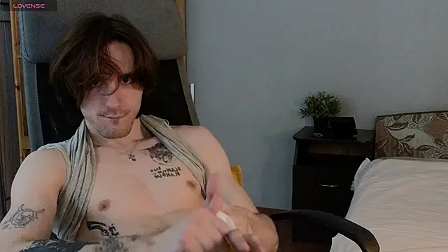 Snapshot of misterhult chatting on 01/17/25, 12:42 misterhult online show from 01/17/25, 12:42