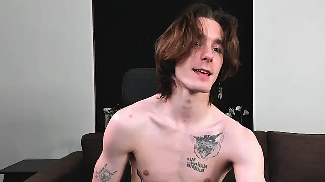 Snapshot of misterhult chatting on 03/11/25, 12:50 misterhult online show from 03/11/25, 12:50