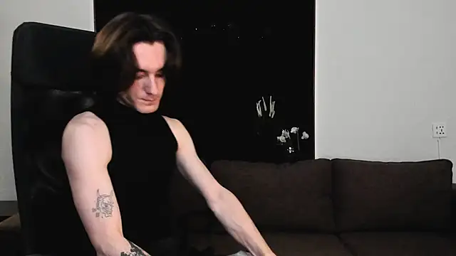 Snapshot of misterhult chatting on 03/12/25, 02:56 misterhult online show from 03/12/25, 02:56