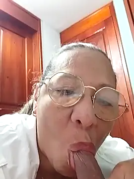 Snapshot of MATTHEW_MRANDA chatting on 03/07/25, 11:18 MATTHEW MRANDA online show from 03/07/25, 11:18