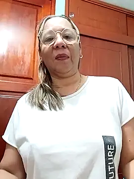 Snapshot of MATTHEW_MRANDA chatting on 03/15/25, 10:57 MATTHEW MRANDA online show from 03/15/25, 10:57