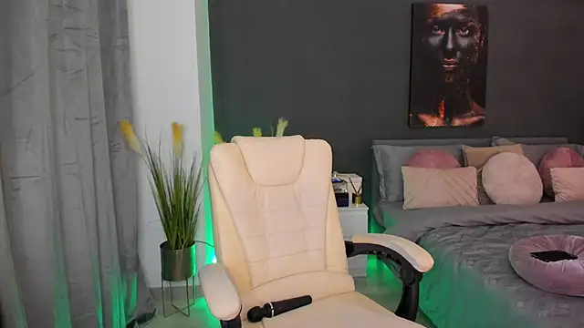 Sonia  Rey online show from 02/22/25, 01:22