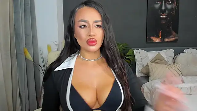 Sonia  Rey online show from 10/23/25, 03:33