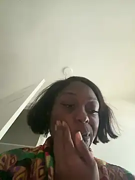 Snapshot of honeybrow chatting on 01/11/25, 07:05 honeybrow online show from 01/11/25, 07:05