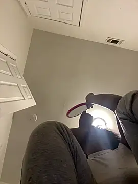 Snapshot of honeybrow chatting on 02/16/25, 12:41 honeybrow online show from 02/16/25, 12:41