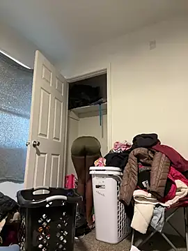 Snapshot of honeybrow chatting on 02/25/25, 01:39 honeybrow online show from 02/25/25, 01:39