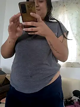 Snapshot of EmpaticBolillo chatting on 10/08/25, 06:27 EmpaticBolillo online show from 10/08/25, 06:27